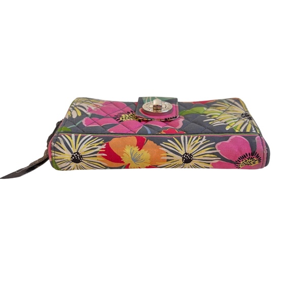 Vera Bradley Quilted Floral Mult Compartment Zipper Wallet - Picture 11 of 11